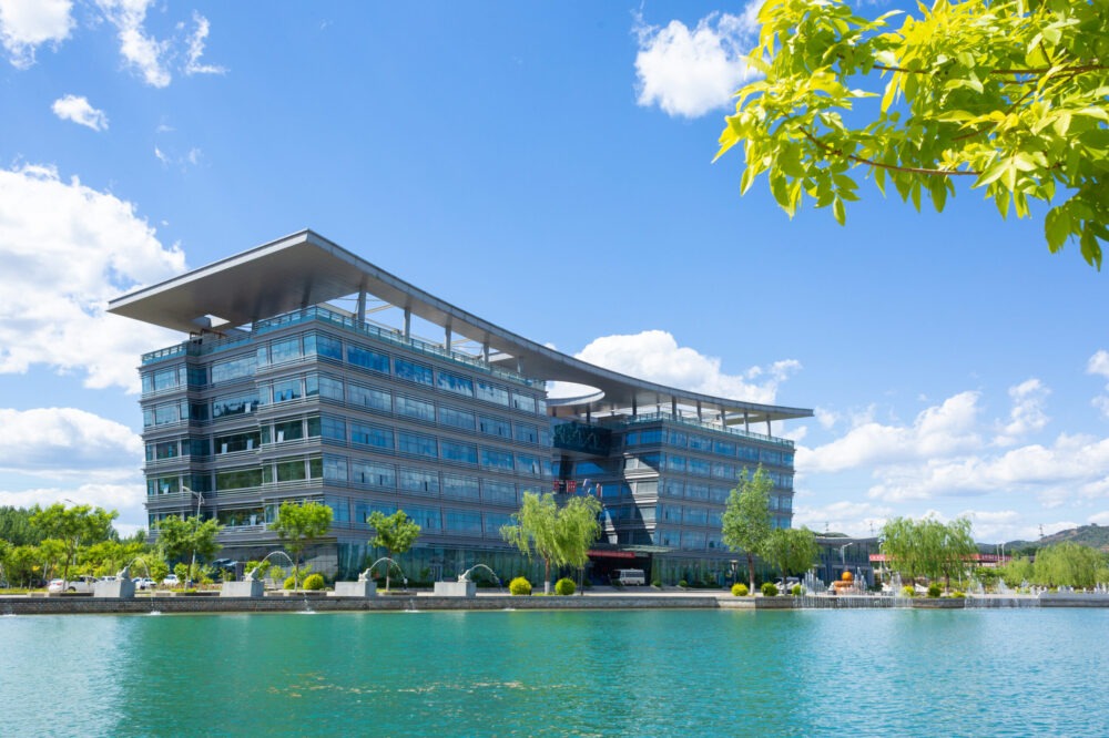 Ansicht des Hebei Jinxi Sheet Pile Section Technology Co.ltd Walzwerks für Spundbohlen-Spezialprofil und schwere Träger.