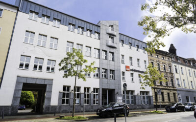 Das Foto zeigt das Bürogebäude der Hoesch Spundwand und Projekte GmbH in 47051 Duisburg, Philosophenweg 6-8.