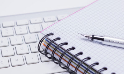 Notizbuch, Füllhalter und Tastatur_Initiativbewerbung bei der Hoesch Spundwand und Projekte GmbH