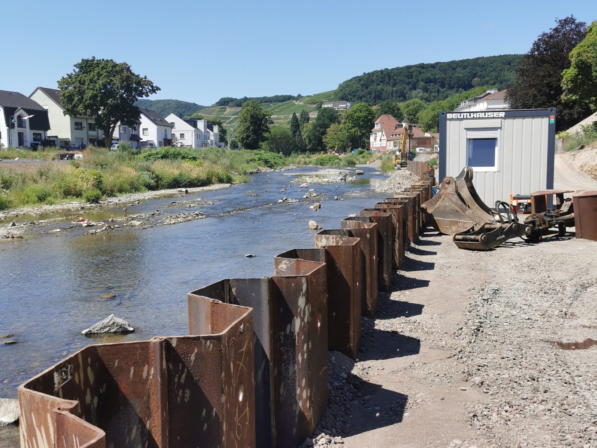 Verbau von 312 Tonnen Hoesch Spundwand für den Wiederaufbau der Stadt Bad Neuenahr-Ahrweiler